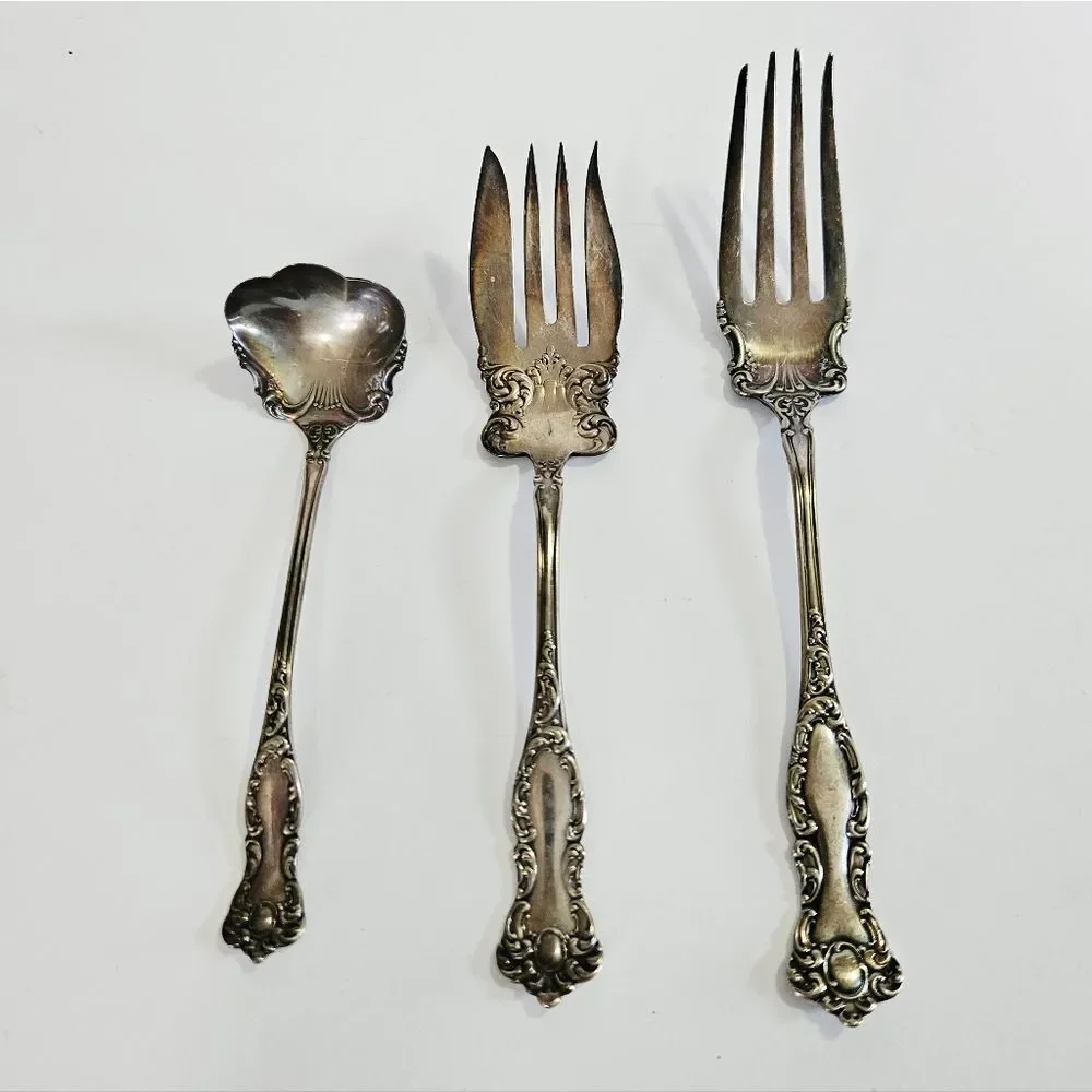 WM Rogers & Co. Oxford Pattern AA Silver Plated Serving Meat Fish Forks & Ladle